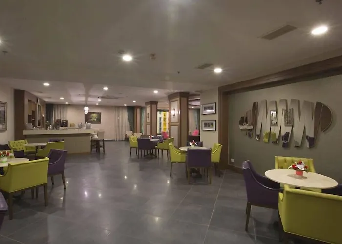 Insula Resort & Spa